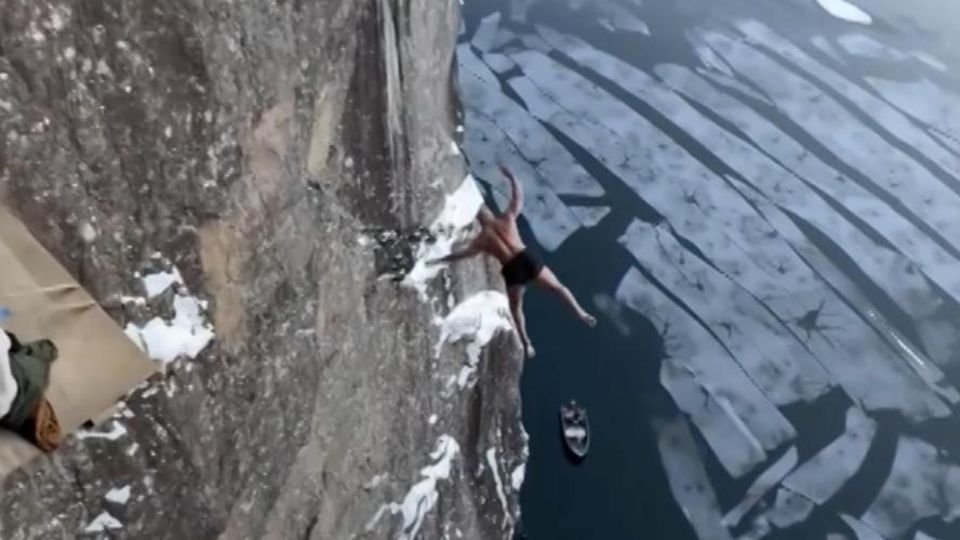Extremsport: Neuer Weltrekord im "Todessprung": Waghalsiger Norweger stürzt sich aus 40,5 Meter in die Tiefen des eisigen Nordfjords