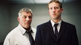 "Antikörper" gilt als einer der besten deutschen Thriller dieses Jahrtausends. Der Film von Christian Alvart (Buch und Regie) kam 2005 in die Kinos - und auch Heinz Hoenig war mit dabei. Er spielt einen Kommissar, der zusammen mit einem Dorfpolizisten einen Serienmörder sucht.