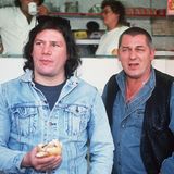 Seine Paraderolle war der kantige, immer etwas prollige Typ. In Dieter Wedels "Der König von St. Pauli" spielte er den Ex-Boxer Sugar, die rechte Hand des Betreibers eines Striptease-Lokals. Hier ist er zusammen mit Claude Oliver Rudolph zu sehen, der in den meisten Filmen ein ähnliches Rollenbild verkörpert.