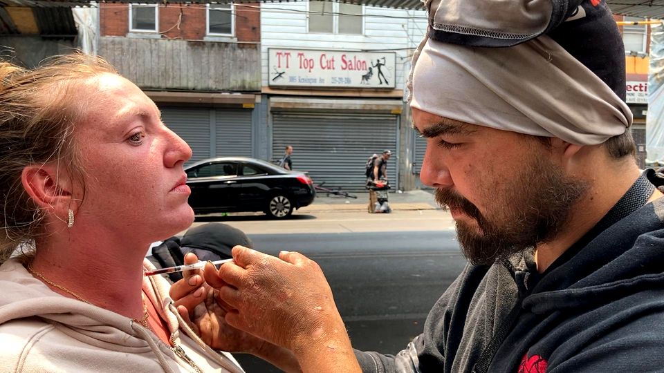 Bud Rodney spritzt sich selbst und anderen Fentanyl – jetzt möchte er die Welt vor der Droge warnen