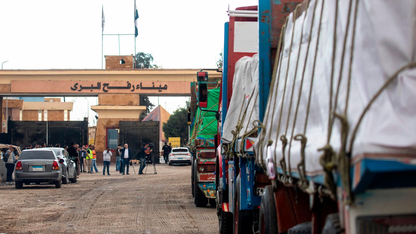 Israel News: Second border crossing opens for aid deliveries