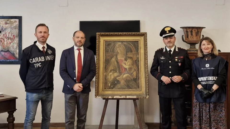 Die Carabinieri präsentieren das wiedergefundene Gemälde "Madonna mit dem Kind" von Botticelli 