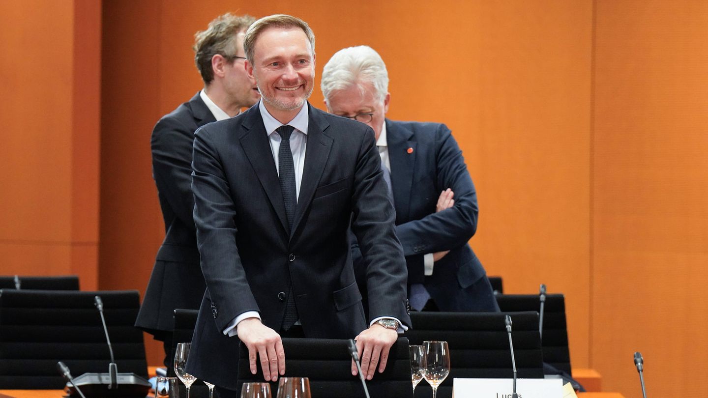 The FDP turns 75: a look back at turbulent decades