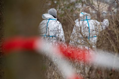 Spurensicherung am Fundort: In Pasewalk ist eine 18-Jährige tot aufgefunden worden