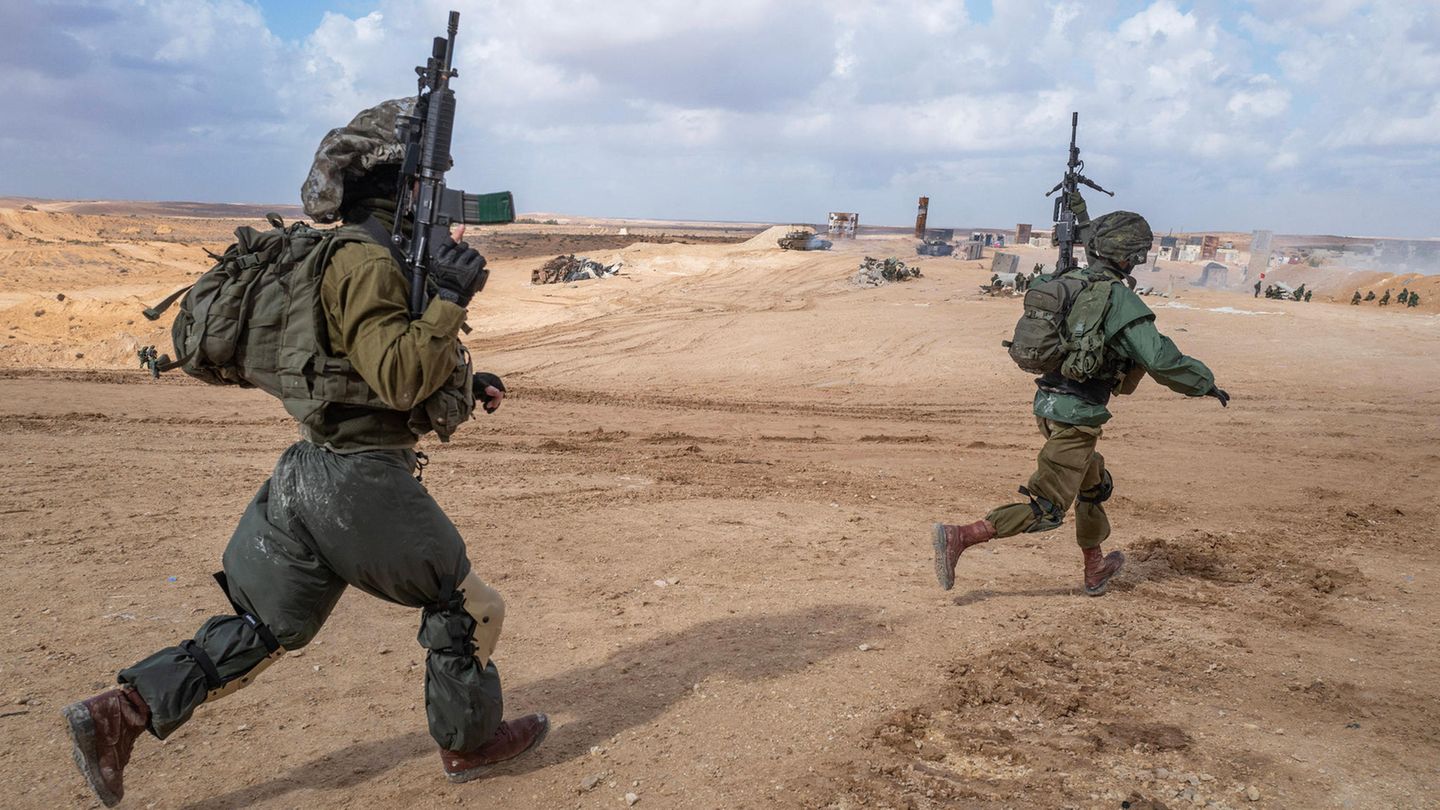 Israel Soldaten Israelische Soldaten rennen bei einer Übung