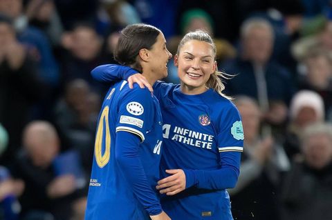 Sam Kerr und Johanna Rytting Kaneryd (l.) vom FC Chelsea: In ihrer Mannschaft spielt keine Transfrau