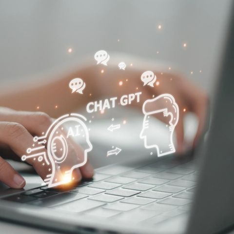 ChatGPT Laptop Hände