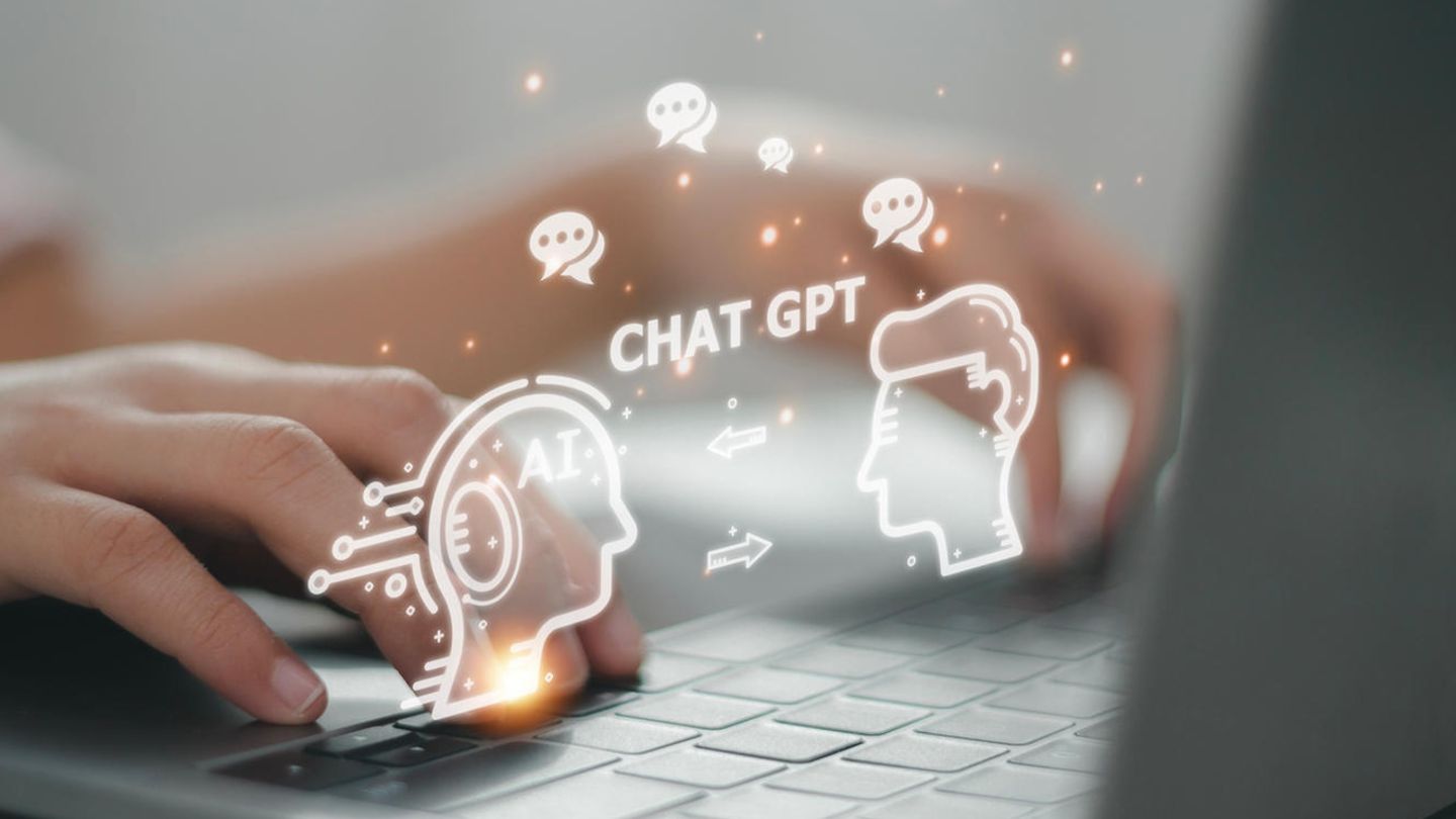ChatGPT Laptop Hände