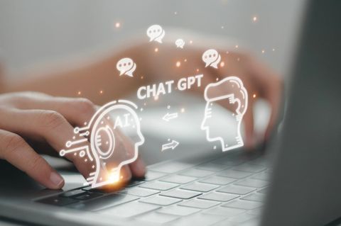ChatGPT Laptop Hände