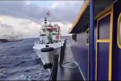 Strittiges Seegebiet: Absichtlich gerammt? Video zeigt Kollision zweier Küstenwache-Schiffe der Philippinen und Chinas