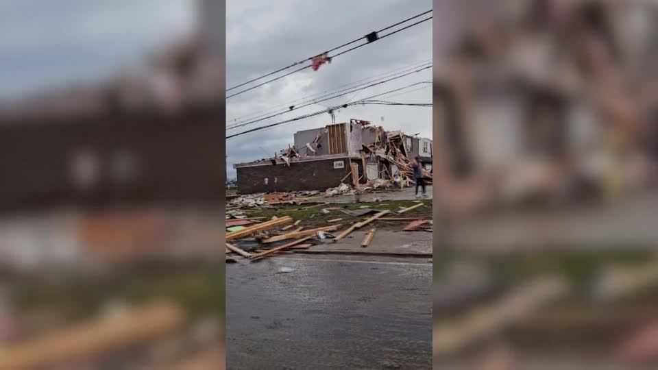 Video: Tornados in Tennessee fordern mehrere Menschenleben Video: Tornados in Tennessee fordern mehrere Menschenleben