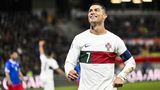Nicht nur unter Comic-Fans tobt ein Glaubenskampf. Auch im Fußball lautet seit mittlerweile knapp zwei Jahrzehnten die Frage: Ronaldo oder Messi? Laut Google-Anfragen schlägt CR7 den argentinischen Weltmeister.