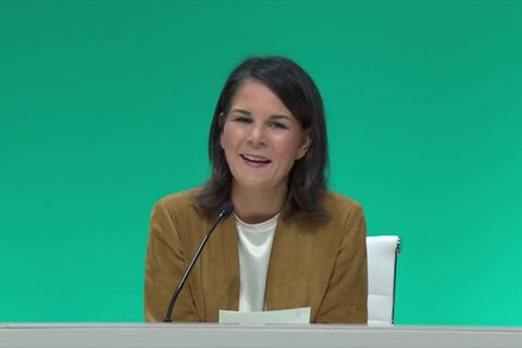 Video: Baerbock: Beharrungskräfte der Welt von gestern auf der Klimakonferenz