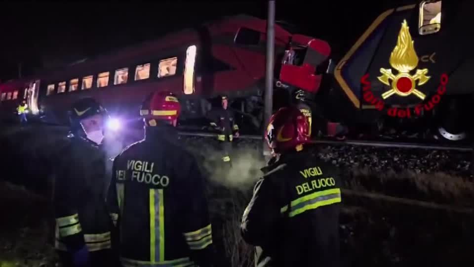 Video: Verletzte nach Zugunglück in Italien