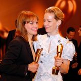 Beide Frauen mit ihren Preisen