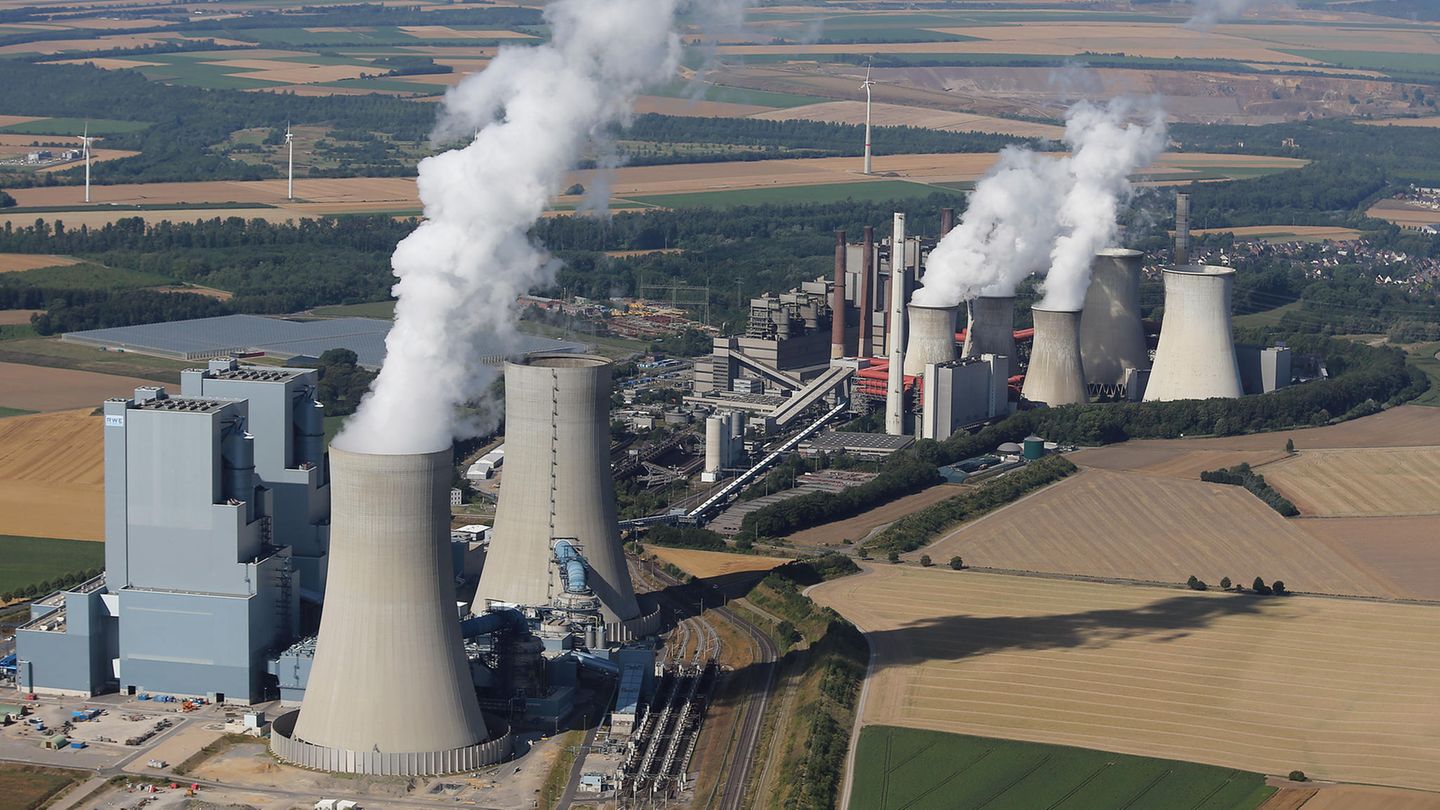RWE-Braunkohlekraftwerk in Grevenbroich