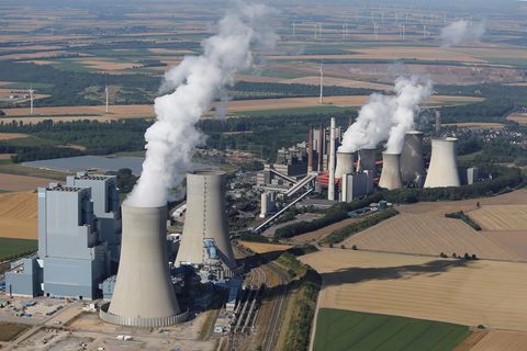 RWE-Braunkohlekraftwerk in Grevenbroich