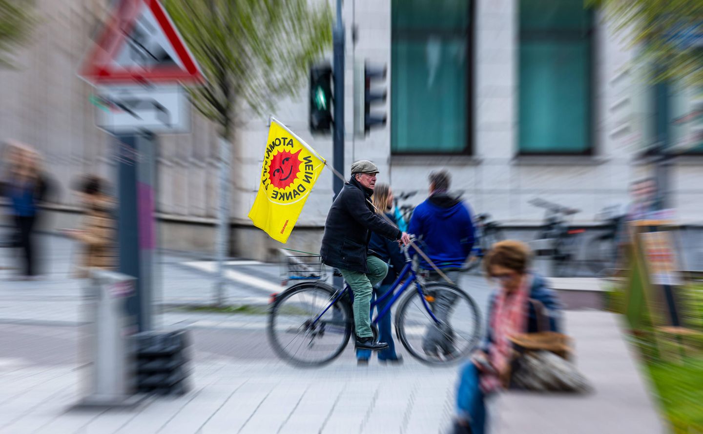 Atomkraftgegner 2023 in Freiburg im Breisgau.