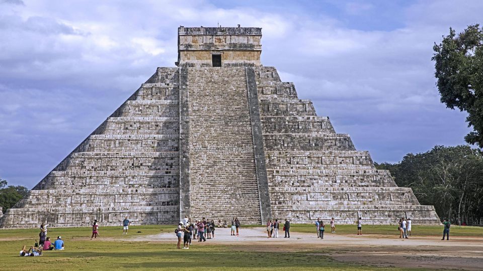 Yucatan Mexiko Tren Maya Chichen Itza Maya-Pyramde in Chichen Itzá
