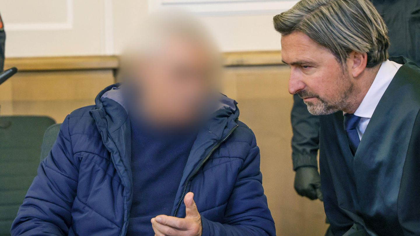 Der 82-jährige Sportschütze Giuseppe Del B. (links) vor Gericht: 