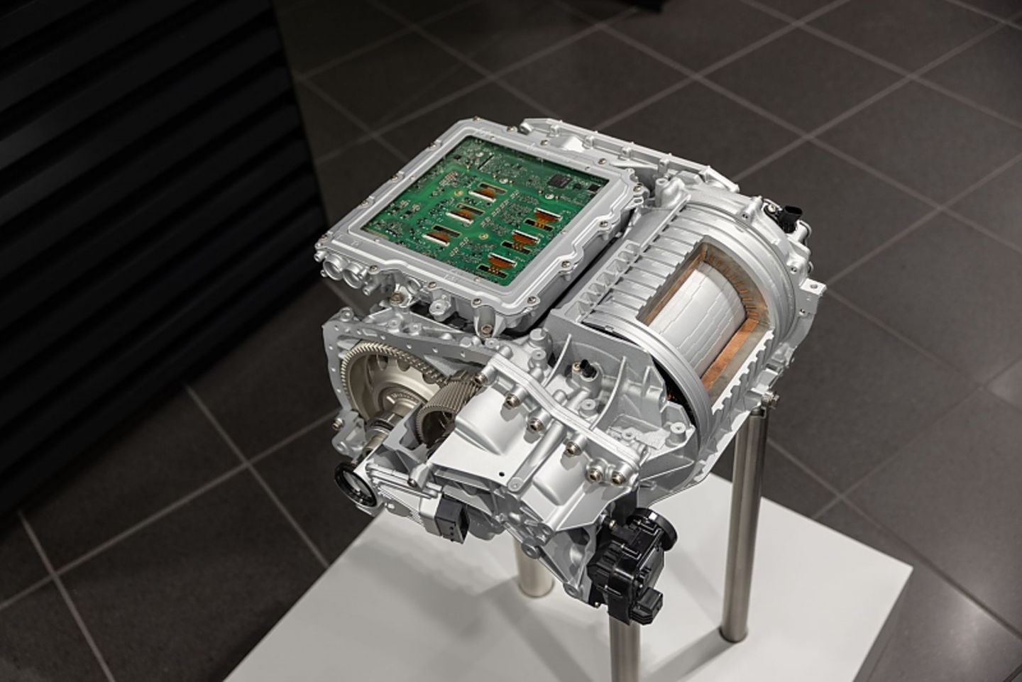 PPE-Elektromotor hinten (Porsche)