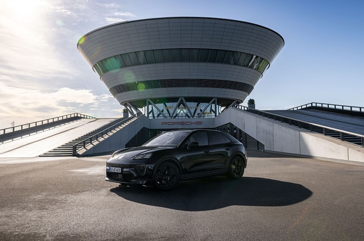 Porsche Macan E 2024