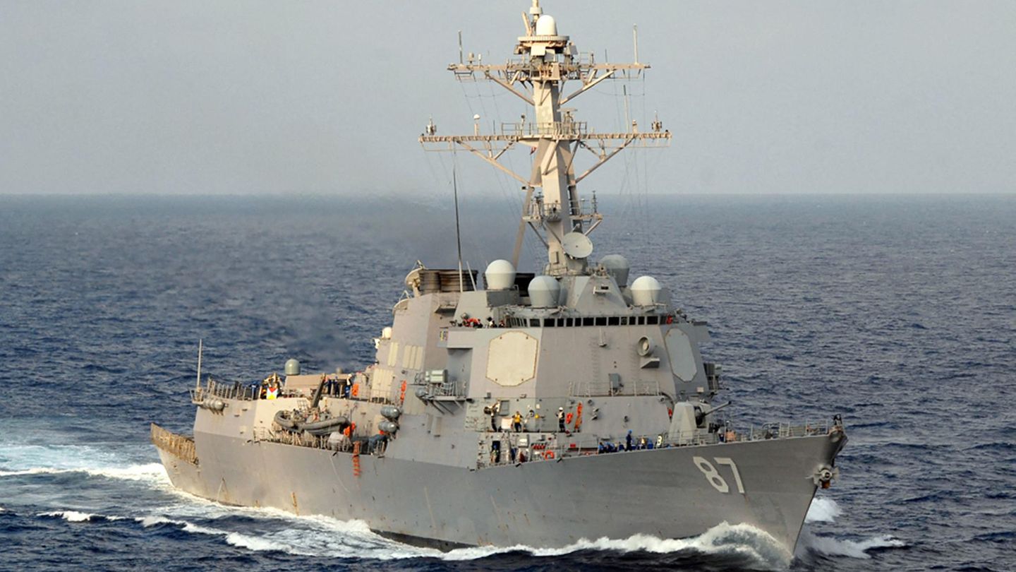 Ein 2008 veröffentlichtes Foto zeigt die "USS Mason", das US-Kriegsschiff, das der "Strinda" zu Hilfe eilte