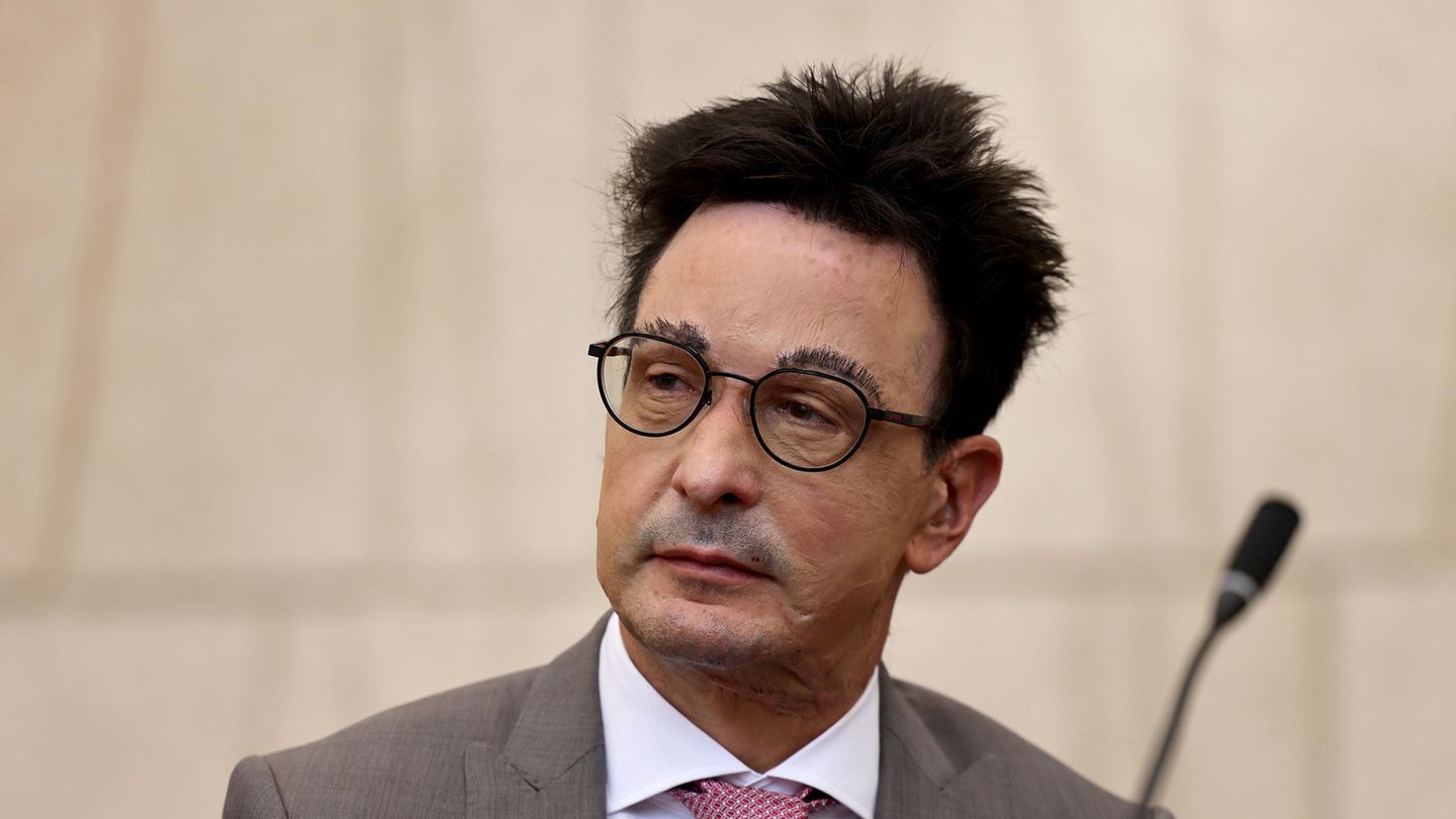 Manager Bernhard Günther im Gerichtssaal während des inzwischenen abgeschlossenen ersten Prozesses um den Säureanschlag