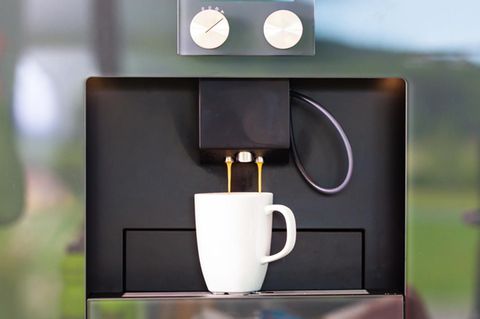 Kaffee aus dem Vollautomaten: In diesen Maschinen stecken besonders viele Keime