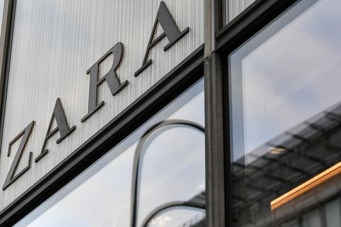 Das Bild zeigt das Markenlogo einer Zara-Filiale