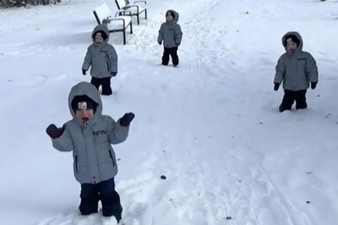 Schreikonzert bei Spaziergang: Vierlinge erleben ersten Schnee – und hassen es