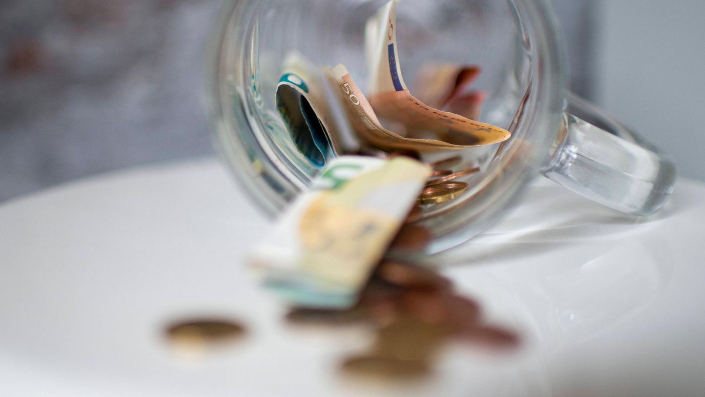 Deutschland Geldspende: Ein Glas mit Geld