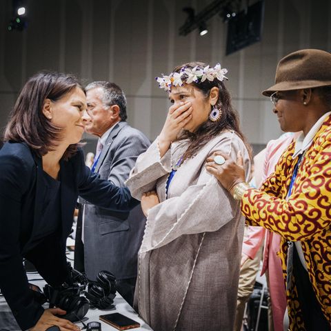 COP28 in Dubai: Baerbock (Buendnis 90/Die Gruenen), Federal Foreign Minister, together with the delegation from the Marshall Islands