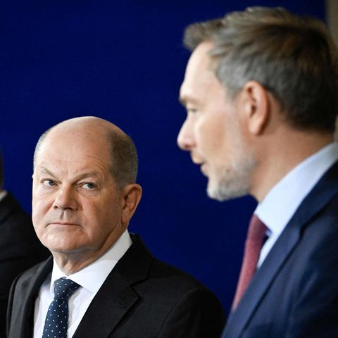 Scholz, Lindner, Habeck nach Verhandlungsnacht: Kriegt die Ampel so die Kurve?