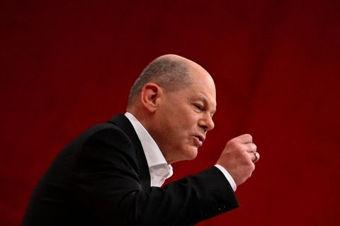 Haushalt für 2024: Ampel will Schuldenbremse einhalten – Scholz kündigt massive Kürzungen beim Klimafonds an