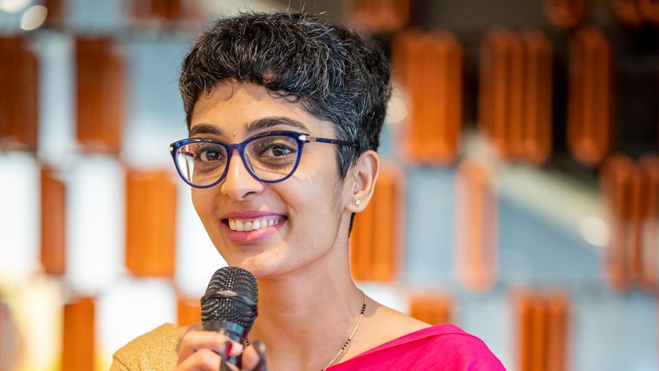 Radhika Mohta ist Kupperlin und coacht in Seminaren junge Menschen, die einen Partner suchen