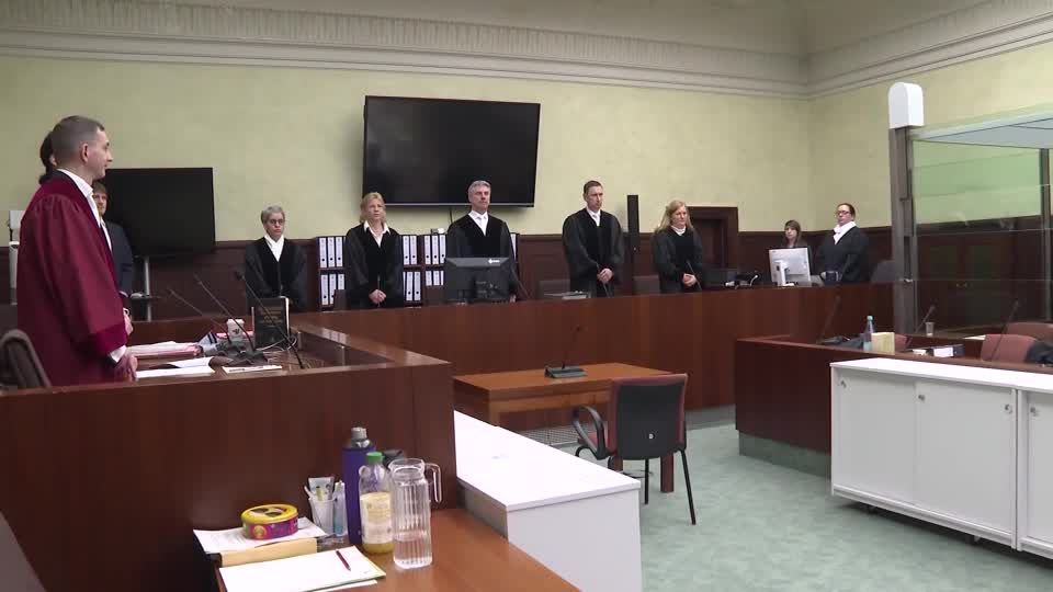 Video: BND-Mitarbeiter wegen Landesverrats vor Gericht Video: BND-Mitarbeiter wegen Landesverrats vor Gericht