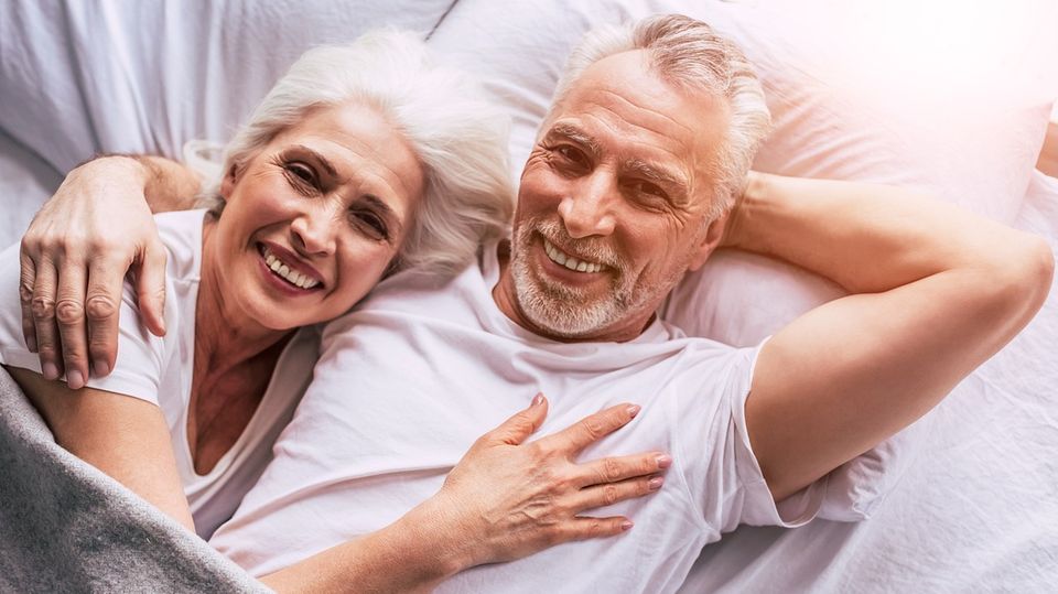 Paartherapeutin über Liebe und Sexualität: Wann ein Rückzug für die Beziehung sinnvoll ist und wann nicht Sich innerhalb einer Beziehung zurückzuziehen kann, laut Nina Poelchau, tatsächlich unter gewissen Umständen sogar sehr sinnvoll sein. Wie man es am besten macht, erklärt die Paartherapeutin im Interview.