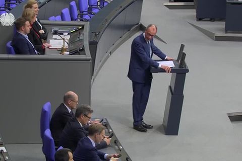 Video: "Finanzpolitische Trickserei": Merz kritisiert Ampel-Haushalt 2024