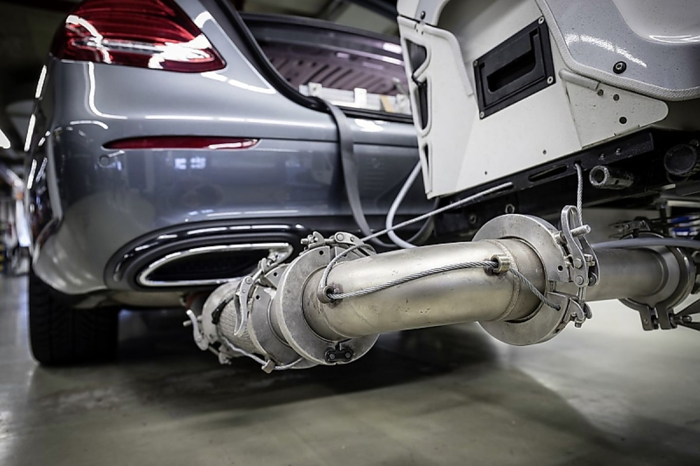Abgasmessung bei Mercedes