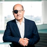 Bundeskanzler Olaf Scholz nach Joggingunfall mit einer Augenklappe