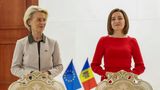 Aktueller Status: Beitrittskandidat (seit 2022) – Antrag auf Mitgliedschaft: 2022  Auch für die Republik Moldau (auch Moldawien genannt) ging es im vergangenen Jahr im Rekordtempo in Richtung EU – angetrieben durch die Aggressionen Russlands.   Die Kommission hat dem Kandidaten neun Reformschritte auferlegt. Dabei geht es wie bei den ukrainischen Nachbarn unter anderem um Korruptionsbekämpfung, eine Reform der Justiz und der Verwaltung und eine Zerschlagung des Oligarchensystems.    Doch ist die europäische Zukunft Moldaus untrennbar mit dem der Ukraine verbunden. Sollte für die diese Woche keine konkrete Perspektive gefunden werden, verzögert sich wohl auch der Verhandlungsbeginn für Moldau.   Foto: EU-Kommissionspräsidentin Ursula von der Leyen, Präsidentin der Europäischen Kommission neben Maia Sandu, Präsidentin von Moldau, bei einem Besuch in der Haupstadt Chisinau.