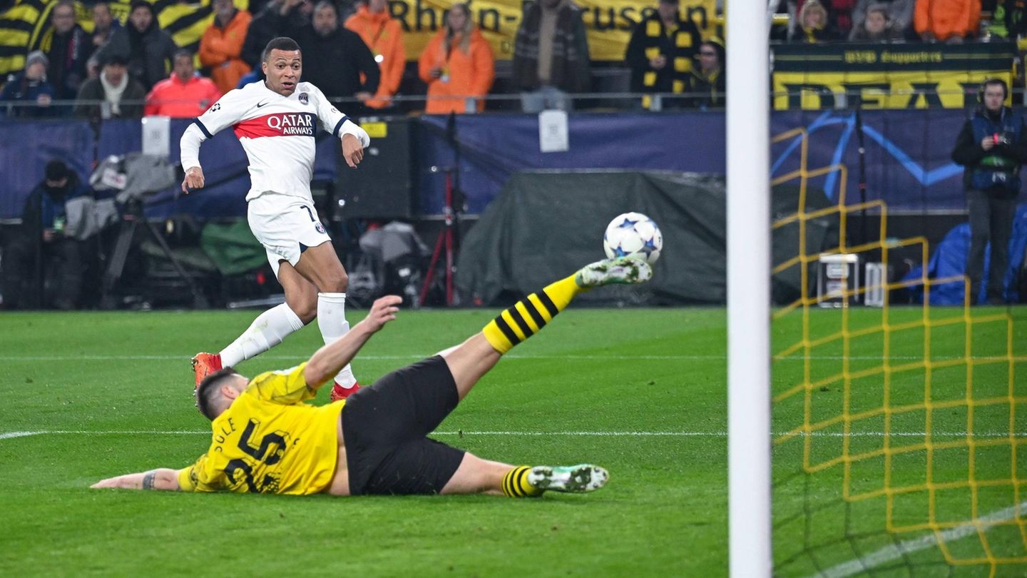 Doch Süle fliegt in der 18. Minute beim Stand von 0:0 dazwischen und erwischt den Ball artistisch mit dem Fuß – und vereitelt eine hundertprozentige Torchance der Franzosen.