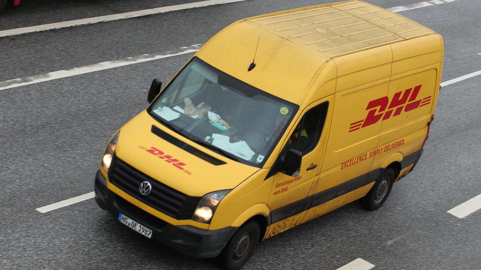 Die Paketdienste liefern bis kurz vor Heiligabend Weihnachtspost aus