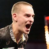 Sehr selbstbewusst geht Ricardo Pietreczko, 29 Jahre alt, in die WM. Kein Wunder, der Berliner ist der Shootingstar unter den deutschen Dartern. Im Herbst gewann er ein PDC-Pro-Tour-Turnier, wo er Größen wie Michael van Gerwen und Peter Wright schlug. 