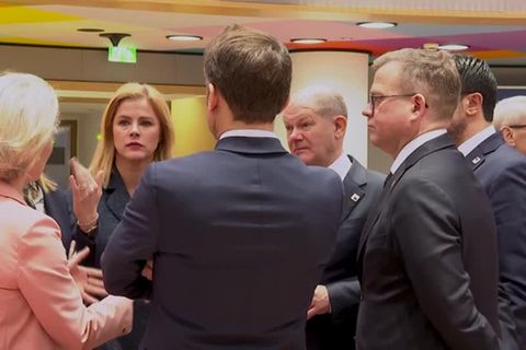 Video: EU stimmt für Beitrittsgespräche mit Ukraine