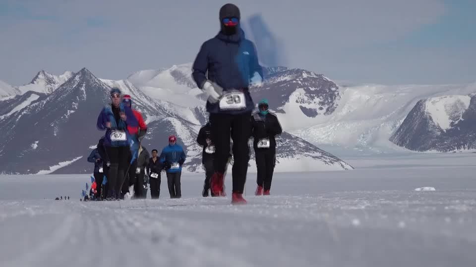Video: "Befürchtungen übertroffen" - Marathon in der Antarktis