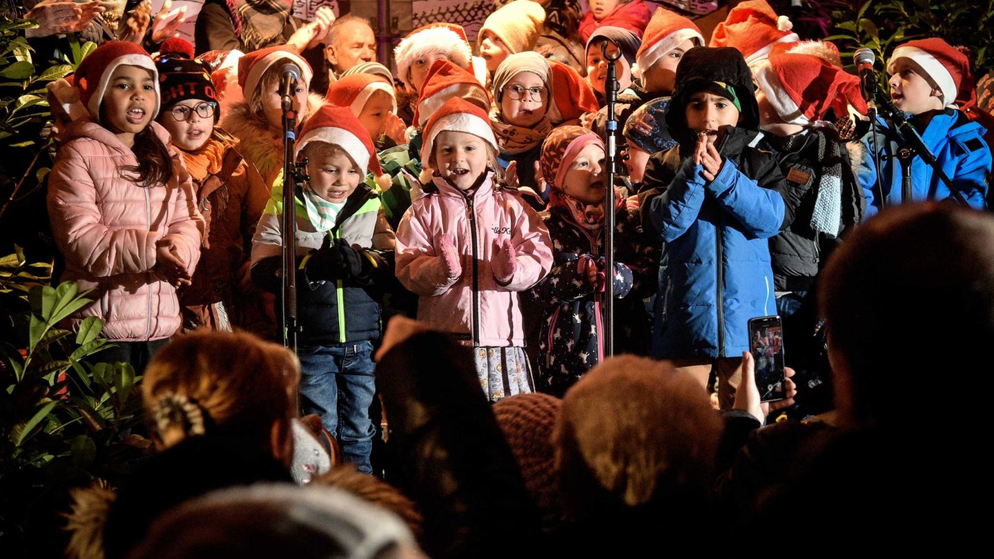 GEMAÄrger Warum Kitas in NRW keine Weihnachtslieder mehr singen