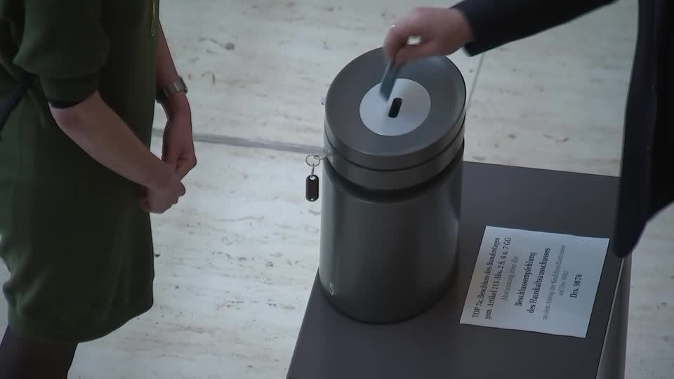 Video: Bundestag beschließt Nachtragsetat 2023 - Schuldenbremse ausgesetzt