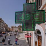 Rom, Italien. Bei 46 Grad Celsius durch die Innenstadt von Rom laufen – das macht nun wirklich keinen Spaß. Im Juni rollten die ersten Hitzerekorde über den Süden Europas hinweg. Und die italienische Hauptstadt war mit unter den Spitzenreitern. Der Sommer 2023 dürfte nach Berechnungen mehrere Klima-Institute zu den heißesten seit Beginn der Wetteraufzeichnungen zählen.